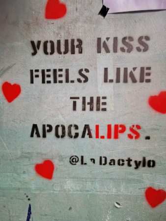 ladactylo_kiss.jpg